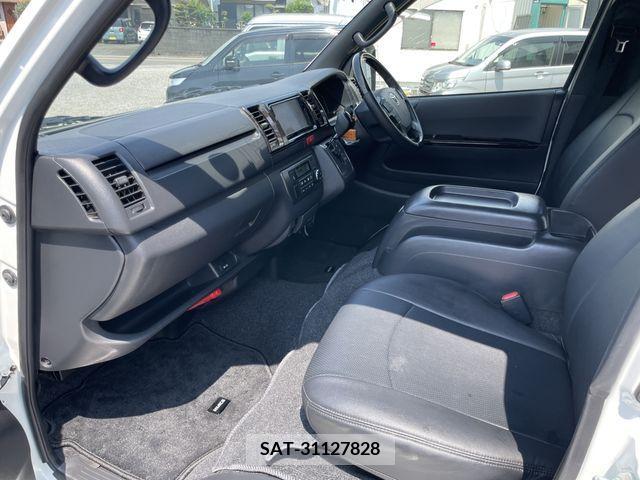 Toyota HIACE VAN 2022-04 361199-7