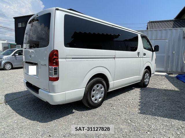 Toyota HIACE VAN 2022-04 361199-4