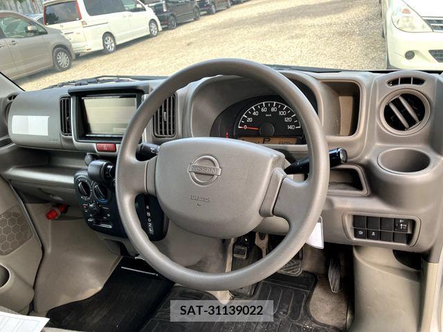 Nissan CLIPPER 2018-01 327318-1