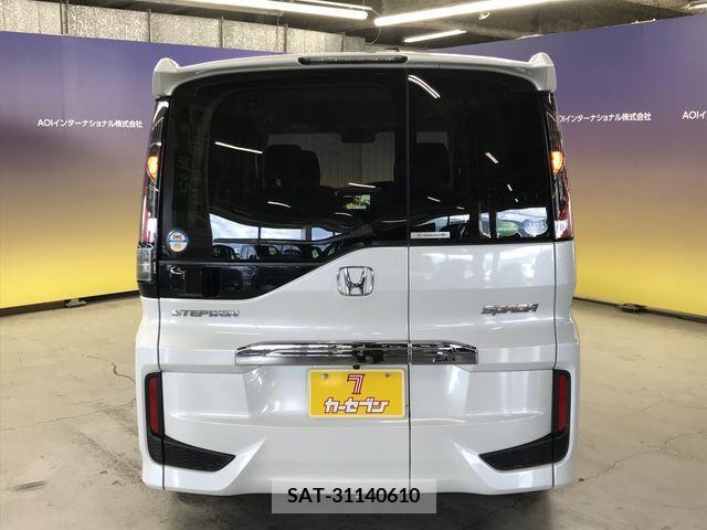 Honda STEP WGN 2019-06 324693-14