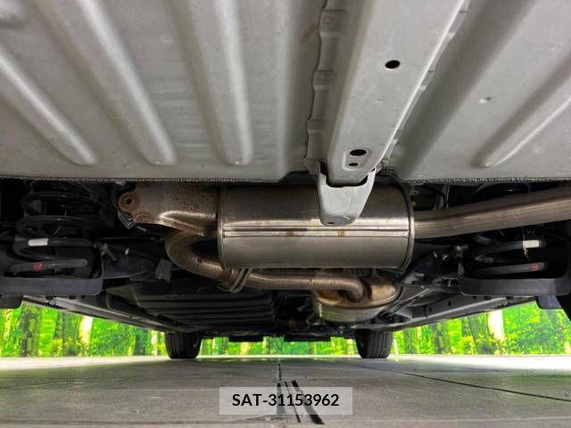 Toyota VOXY 2015-10 321461-19