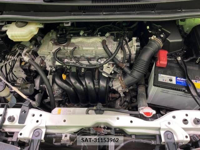 Toyota VOXY 2015-10 321461-18