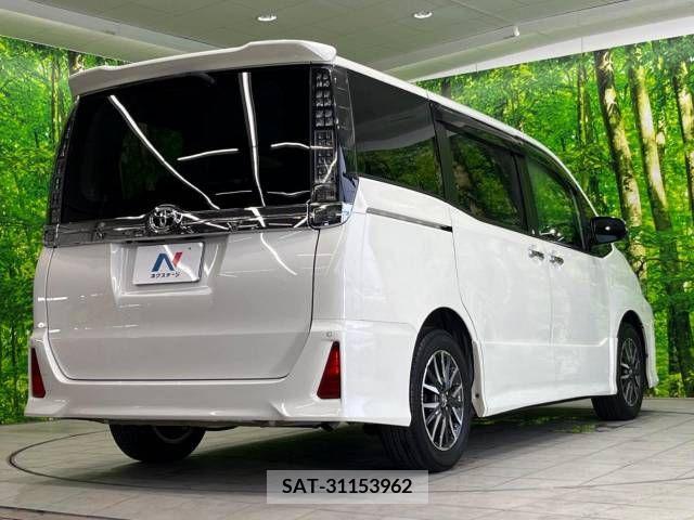 Toyota VOXY 2015-10 321461-17
