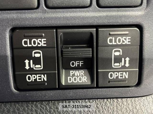 Toyota VOXY 2015-10 321461-5