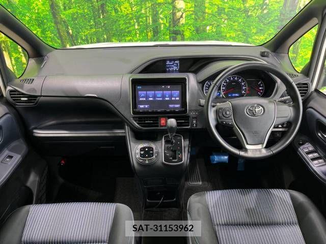 Toyota VOXY 2015-10 321461-1