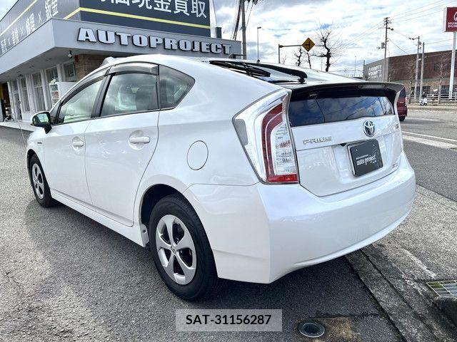Toyota PRIUS 2014-12 212409-7