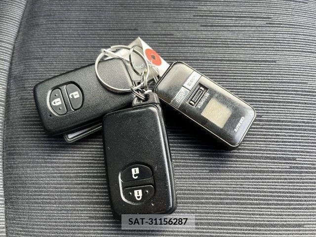 Toyota PRIUS 2014-12 212409-28
