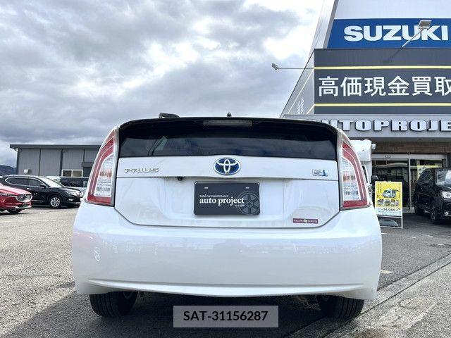 Toyota PRIUS 2014-12 212409-8