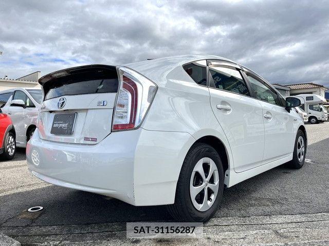 Toyota PRIUS 2014-12 212409-13