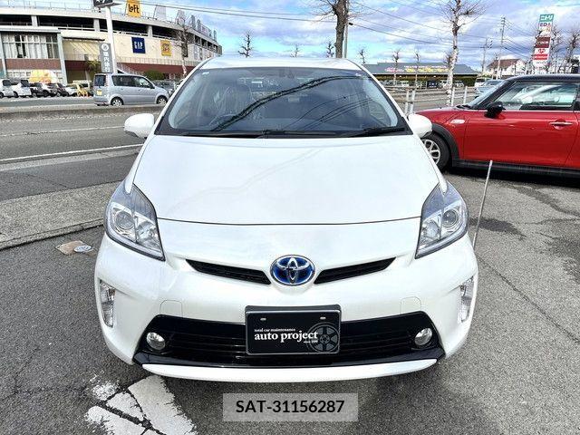 Toyota PRIUS 2014-12 212409-1