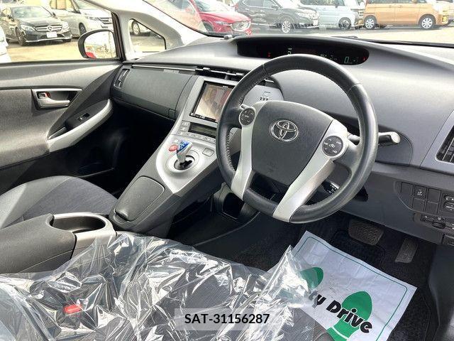Toyota PRIUS 2014-12 212409-15