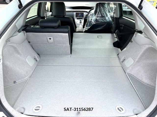 Toyota PRIUS 2014-12 212409-11