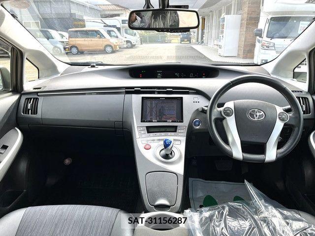 Toyota PRIUS 2014-12 212409-18