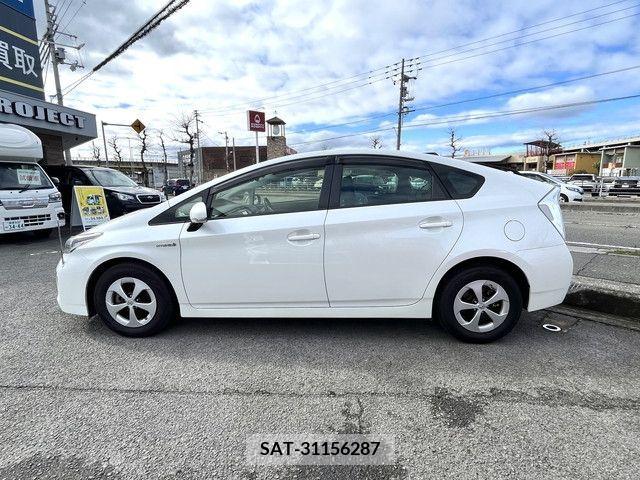 Toyota PRIUS 2014-12 212409-3