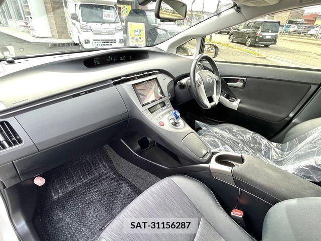 Toyota PRIUS 2014-12 212409-5