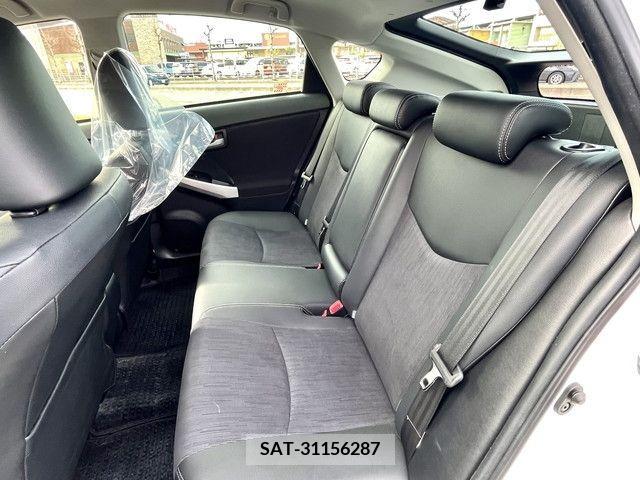 Toyota PRIUS 2014-12 212409-6