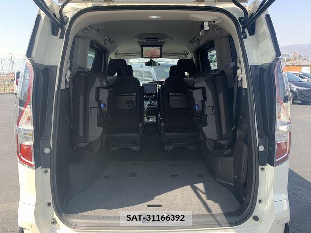 Nissan SERENA 2019-09 230669-13