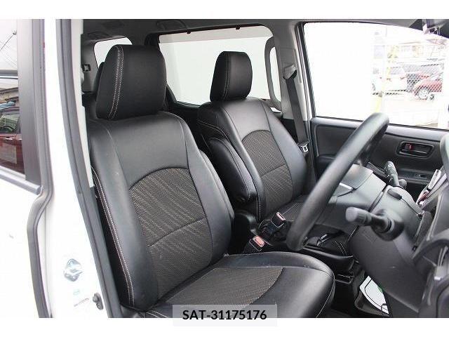 Toyota VOXY 2017-10 237085-13
