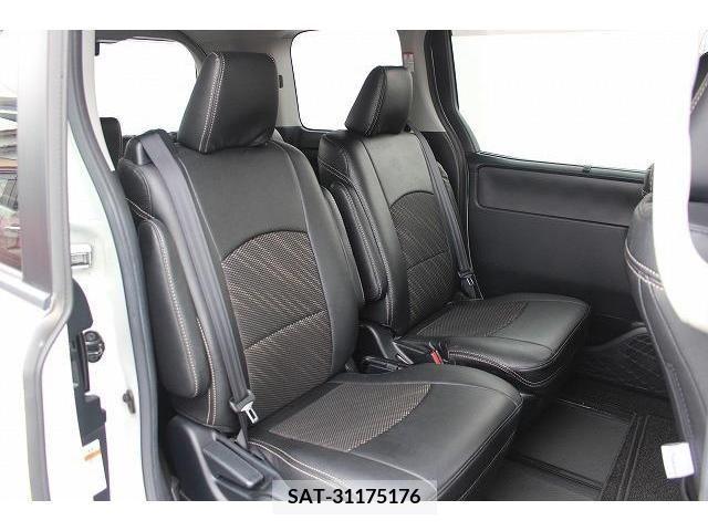 Toyota VOXY 2017-10 237085-14