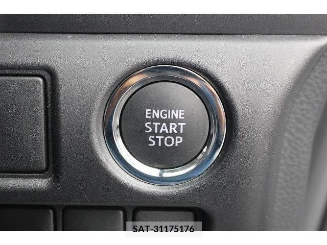 Toyota VOXY 2017-10 237085-4