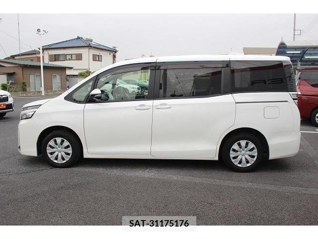 Toyota VOXY 2017-10 237085-9