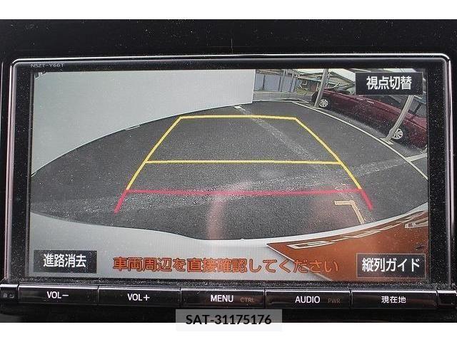 Toyota VOXY 2017-10 237085-2