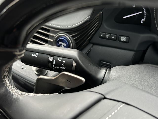 Lexus LS 2018-03 23266-16