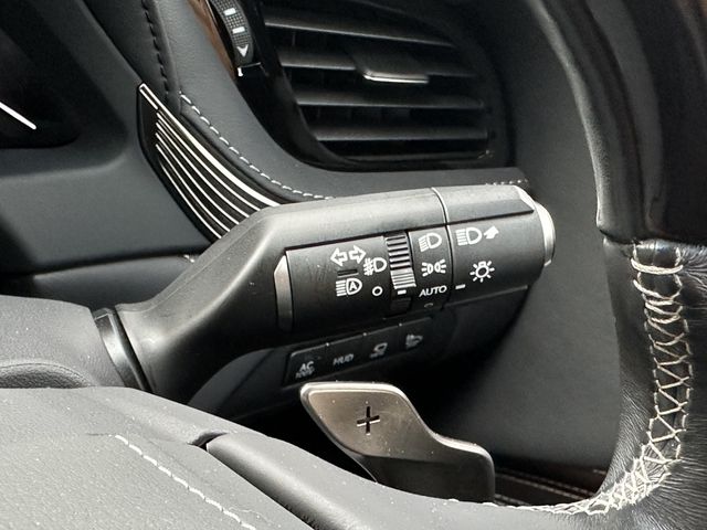 Lexus LS 2018-03 23266-17