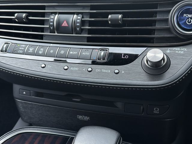 Lexus LS 2018-03 23266-14