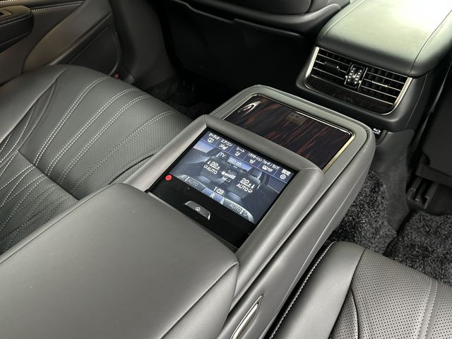 Lexus LS 2018-03 23266-19