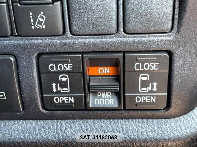 Toyota VOXY 2019-09 370439-6