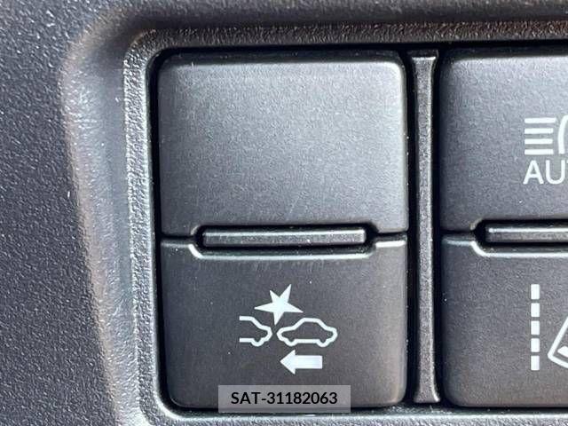 Toyota VOXY 2019-09 370439-5