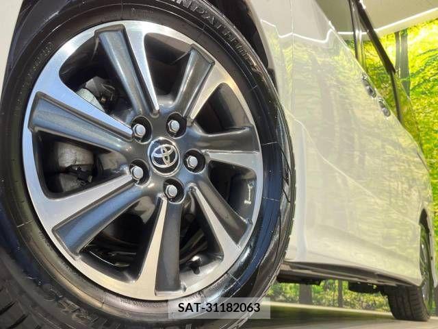 Toyota VOXY 2019-09 370439-14