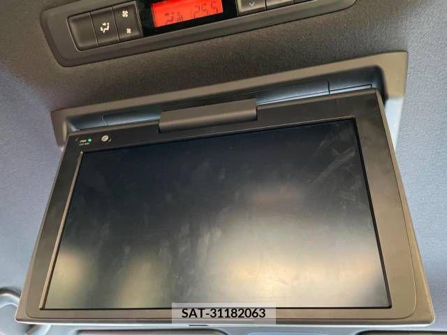Toyota VOXY 2019-09 370439-3