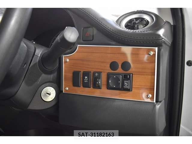 Mitsuoka BUDDY 2018-04 212658-17