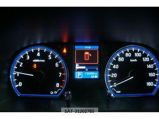 Nissan NV350 Caravan 2015-04 328998-26