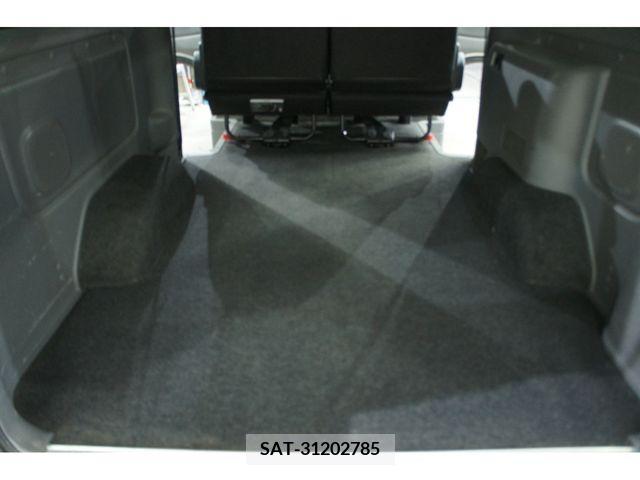 Nissan NV350 Caravan 2015-04 328998-20