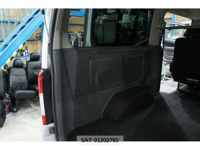 Nissan NV350 Caravan 2015-04 328998-22