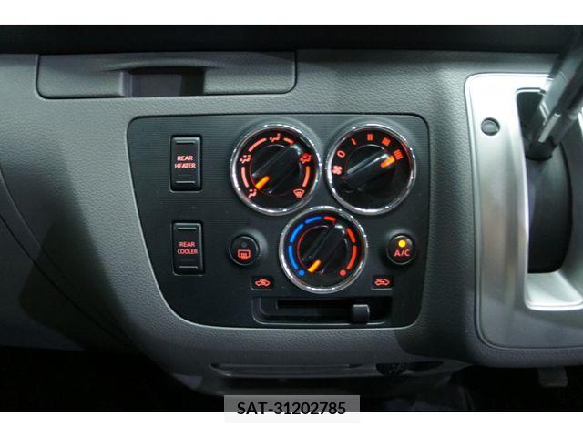 Nissan NV350 Caravan 2015-04 328998-8