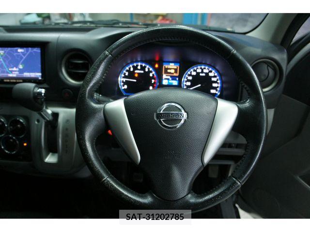 Nissan NV350 Caravan 2015-04 328998-3