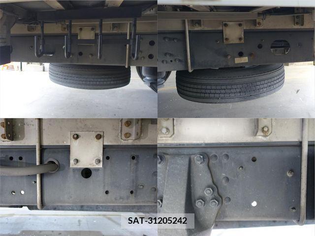 Mitsubishi FIGHTER 2006-12 388885-12