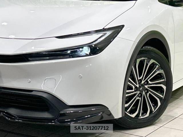 Toyota PRIUS 2023-07 380803-12