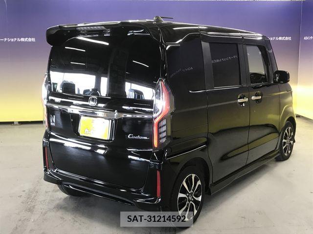 Honda N BOX CUSTOM 2018-02 210772-2