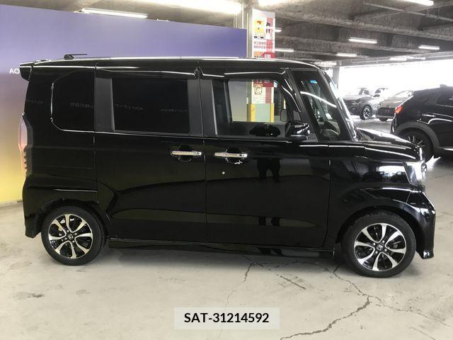 Honda N BOX CUSTOM 2018-02 210772-6