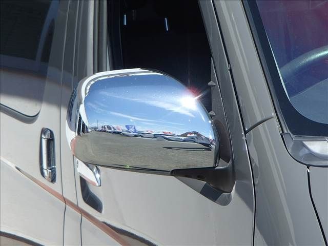 Toyota REGIUSACE VAN 2018-07 28762-15