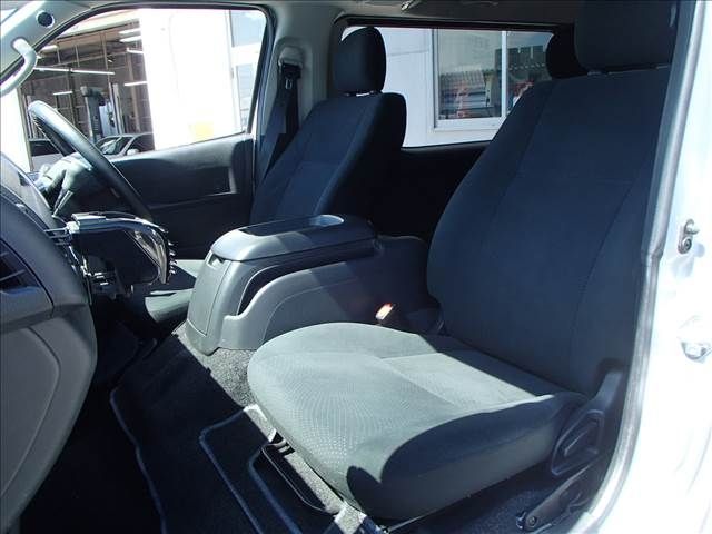 Toyota REGIUSACE VAN 2018-07 28762-7