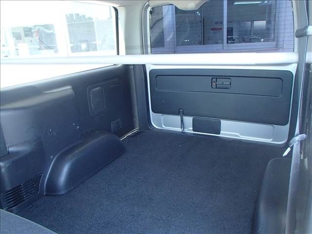 Toyota REGIUSACE VAN 2018-07 28762-9