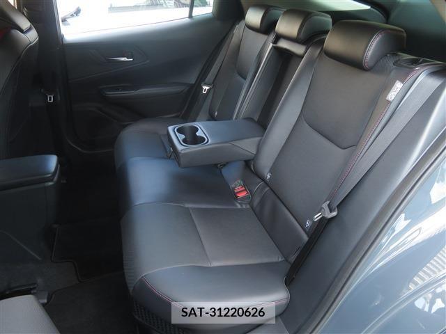 Toyota PRIUS 2023-04 351830-8
