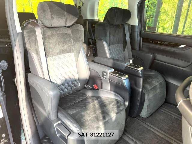 Toyota VELLFIRE 2017-12 369737-9