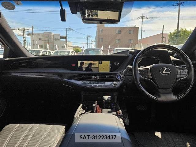 Lexus LS 2018-01 353948-1
